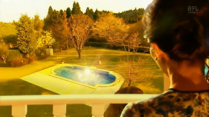 Episode 1 pool lights